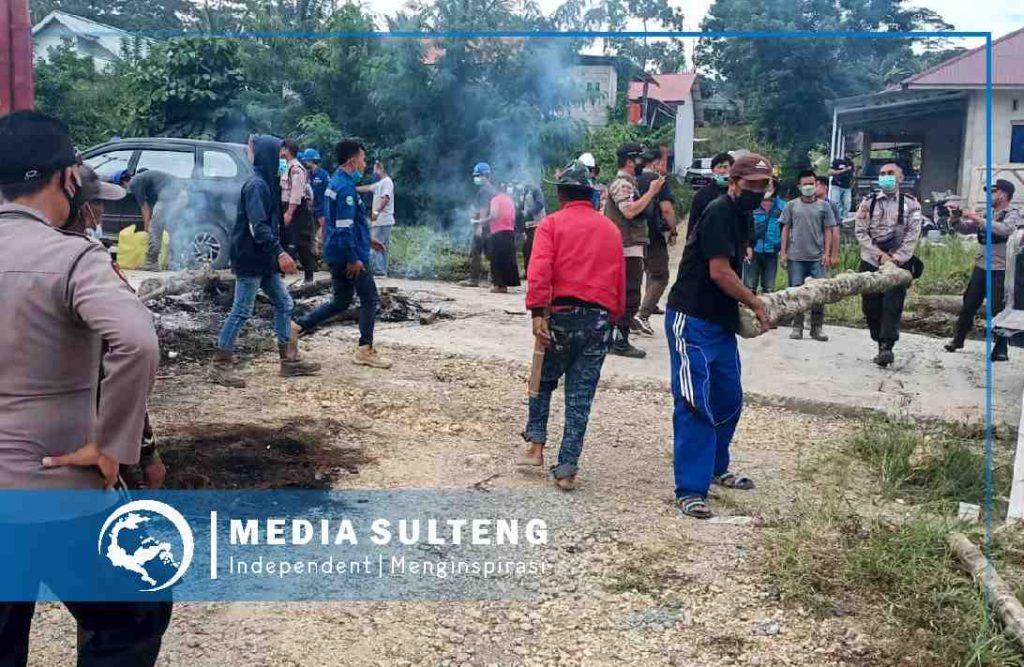 Akibatkan Dampak Buruk, Warga Blokade Jalan Utama Menuju PT. Poso Energy II