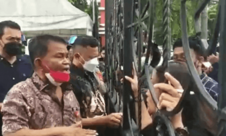 Sempat Emosi Kepada Pendemo, Gubernur Sulteng Janji Selesaikan Masalah PT ANA di Morut