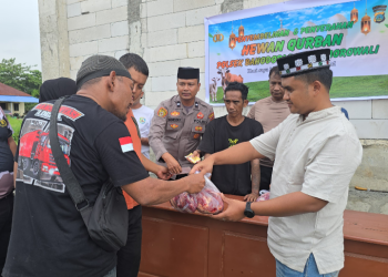 Polsek Bahodopi Gelar Kurban Idul Adha, Ratusan Warga Terima Daging Sapi
