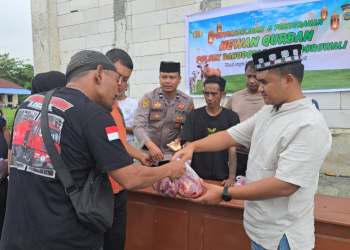 Polsek Bahodopi Gelar Kurban Idul Adha, Ratusan Warga Terima Daging Sapi