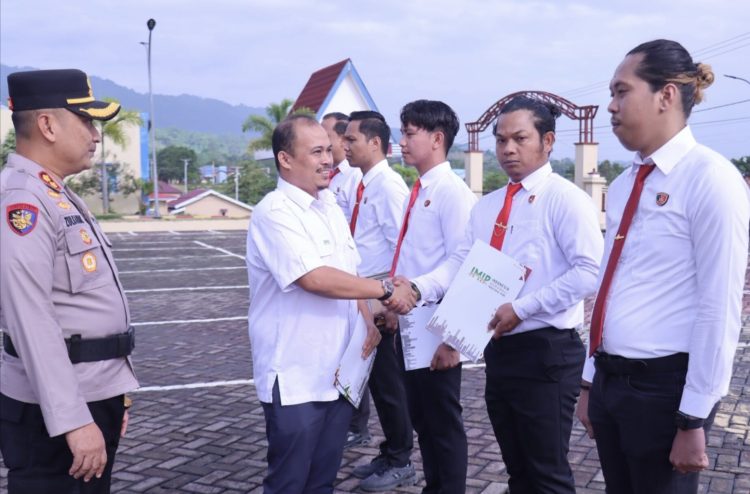 Berhasil Ungkap Kasus Penganiayaan TKA, PT. IMIP Memberikan Penghargaan Personel Sat Reskrim Polres Morowali